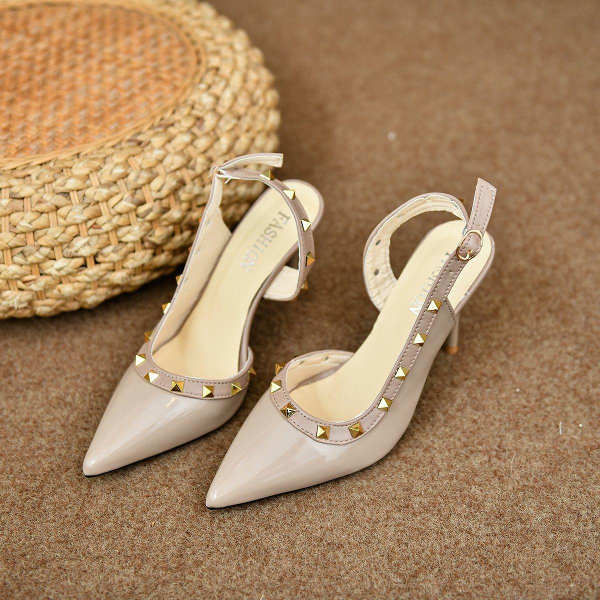 Feet versatile with skirts, outer wear single shoes, women s European and American evening breeze 2025 summer new non-slip pointed rivets explosion 34
Feet versatile with skirts, outer wear single shoes, women s European and American evening breeze 2025 summer new non-slip pointed rivets explosion 34