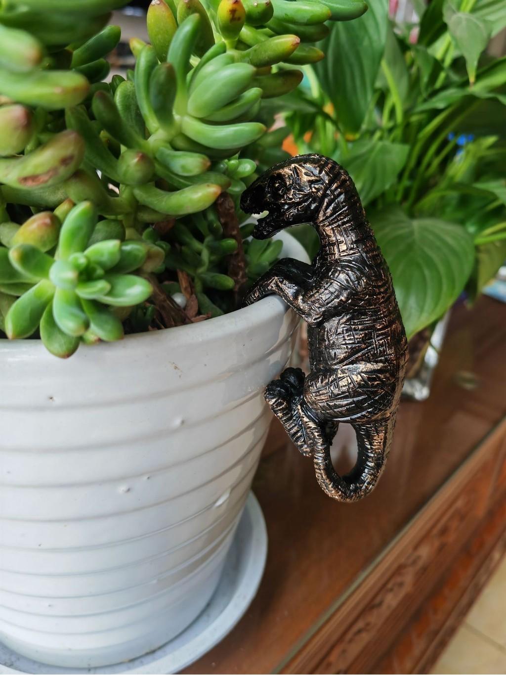 Creative Garden Dinosaur Resin Decoration For Outdoor Landscaping Charming Statue
Creative Garden Dinosaur Resin Decoration For Outdoor Landscaping Charming Statue