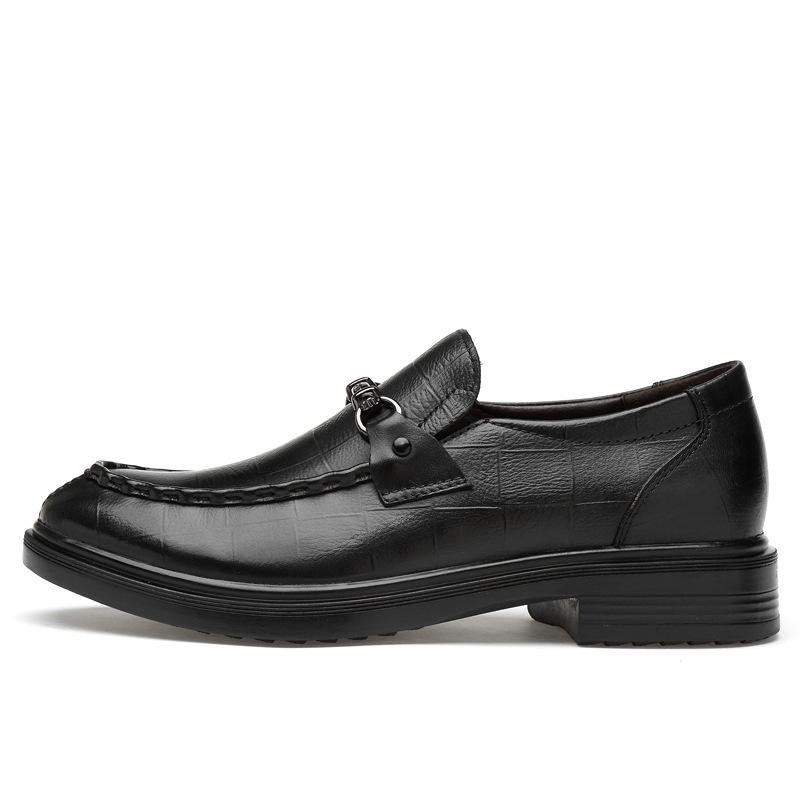 Large size men s shoes foot cover thick sole heightening business casual shoes cowhide lazy shoes fashion leather shoes soft sole leather shoes men 35
Large size men s shoes foot cover thick sole heightening business casual shoes cowhide lazy shoes fashion leather shoes soft sole leather shoes men 35