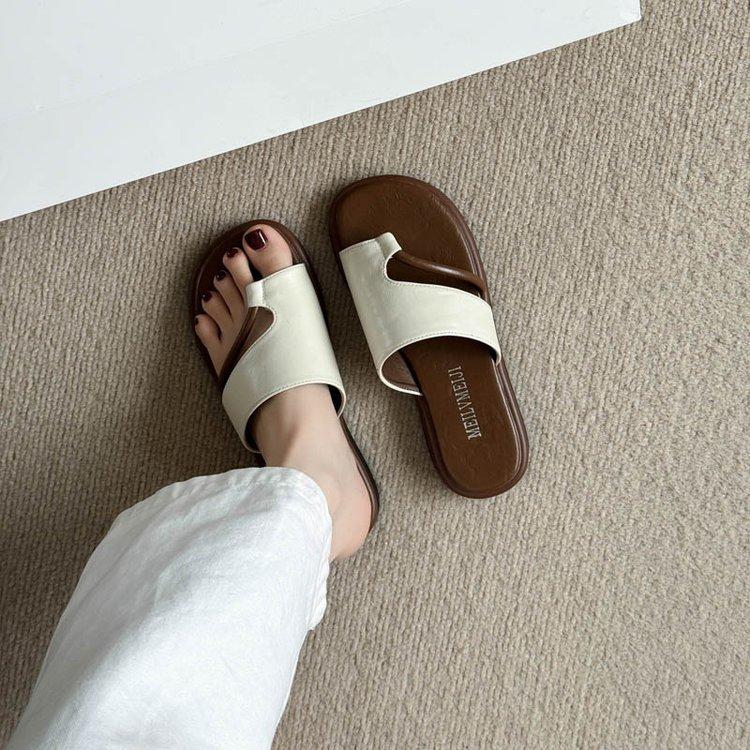 Французские тапочки с открытым носком женские 2025 лето новая мода повседневные с юбкой плоская подошва пляжная обувь на одной перемычке 40 бежевый
Французские тапочки с открытым носком женские 2025 лето новая мода повседневные с юбкой плоская подошва пляжная обувь на одной перемычке 40 бежевый