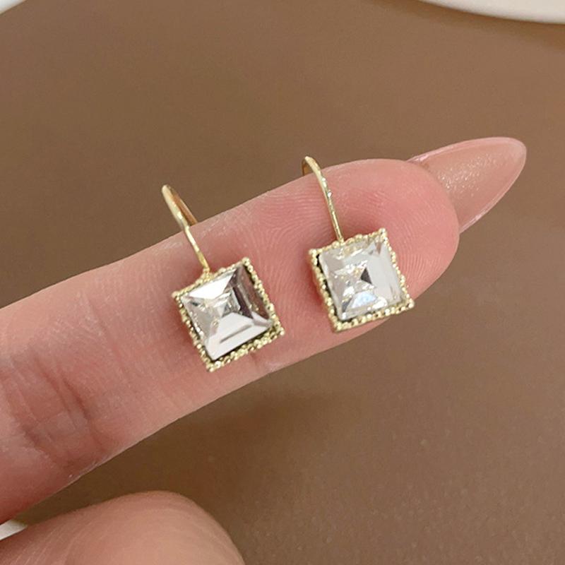 Sqiare Rhinestones Drop Earrings for Women Small Zircon Fashion Golden Korean Geometry Dangle Earrings Party Accessories Gift
Sqiare Rhinestones Drop Earrings for Women Small Zircon Fashion Golden Korean Geometry Dangle Earrings Party Accessories Gift