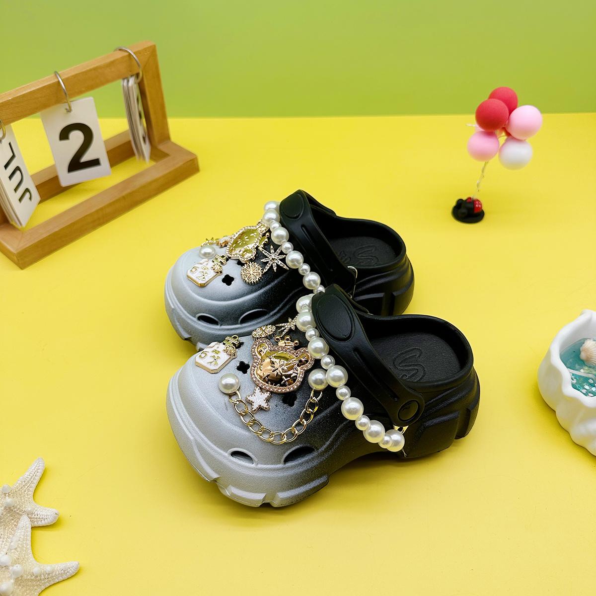 New Fashionable and Versatile Clogs Soft-Soled Non-Slip Toe-Cap Sandals Cartoon Pearl Chain Crown Bear Boys and Girls Family Slippers 606 24-25
New Fashionable and Versatile Clogs Soft-Soled Non-Slip Toe-Cap Sandals Cartoon Pearl Chain Crown Bear Boys and Girls Family Slippers 606 24-25