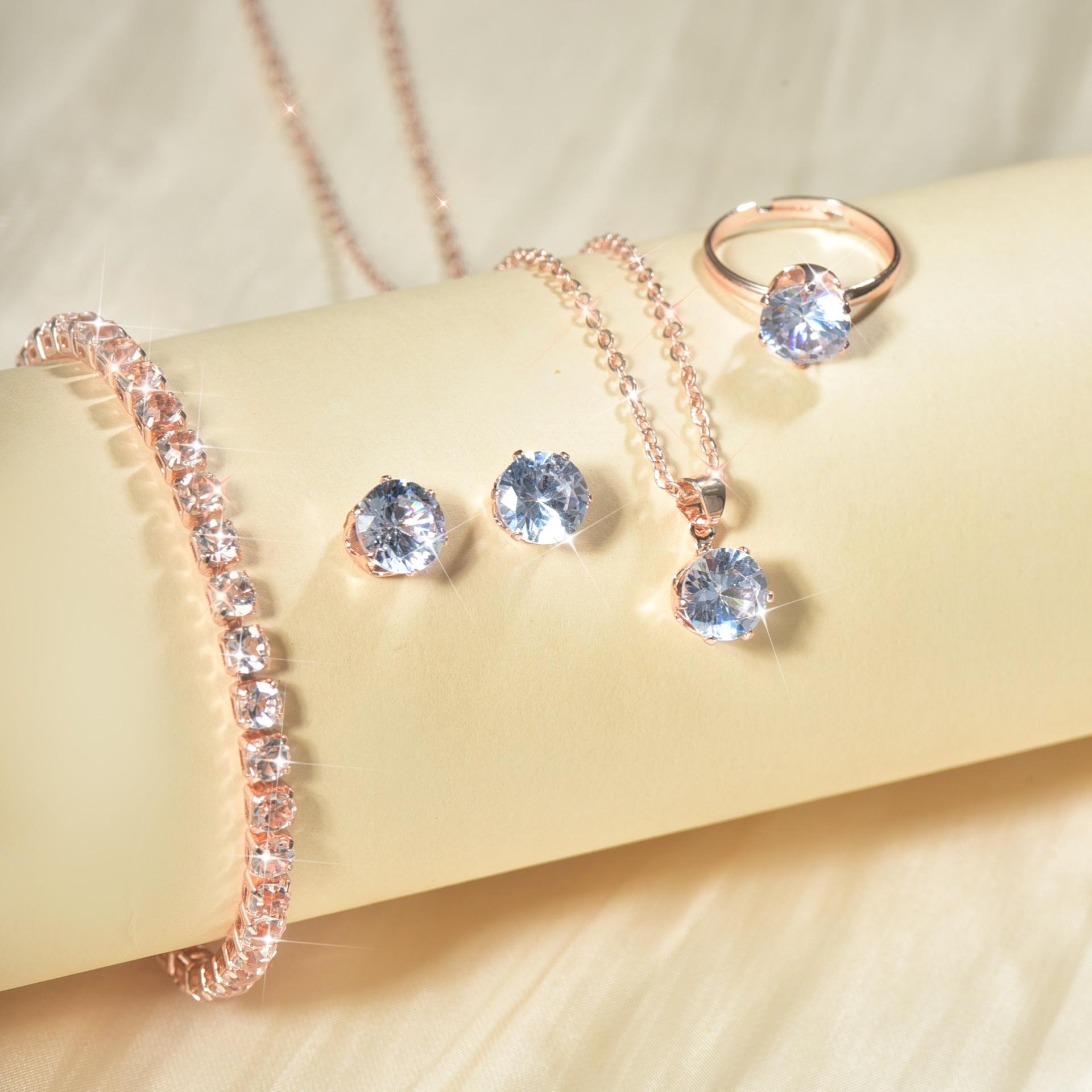 Zircon Jewelry Set 4 Piece Earrings Necklace Ring Bracelet Claw Chain Accessories
Zircon Jewelry Set 4 Piece Earrings Necklace Ring Bracelet Claw Chain Accessories