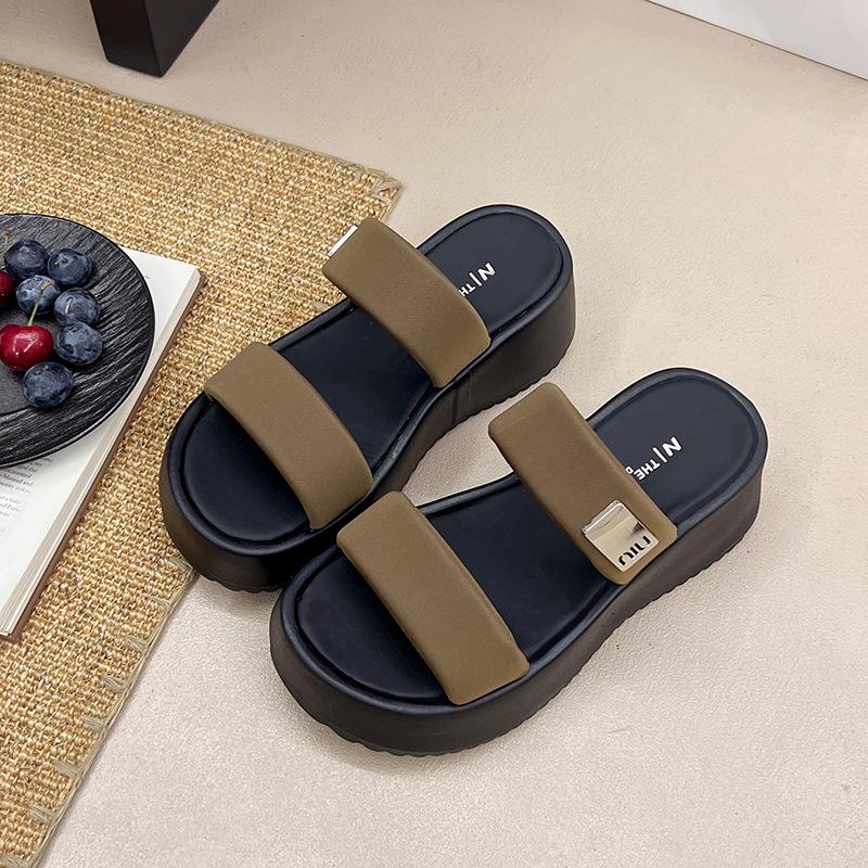 Красивые с юбками, крутые шлепанцы на толстой подошве, увеличивающие рост, женская летняя уличная обувь, высококлассные новые клиновидные шлепанцы для выхода в свет 40
Красивые с юбками, крутые шлепанцы на толстой подошве, увеличивающие рост, женская летняя уличная обувь, высококлассные новые клиновидные шлепанцы для выхода в свет 40