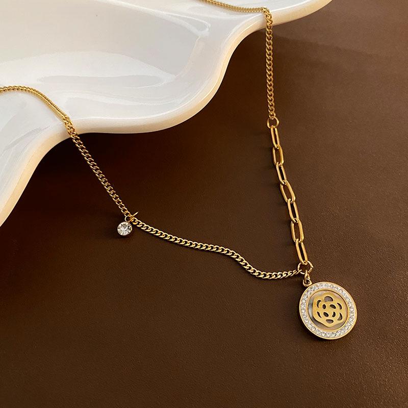 2024 Women s Camellia Necklace - Non-Fading Clavicle Chain with Minimalist Pendant Design 
2024 Women s Camellia Necklace - Non-Fading Clavicle Chain with Minimalist Pendant Design