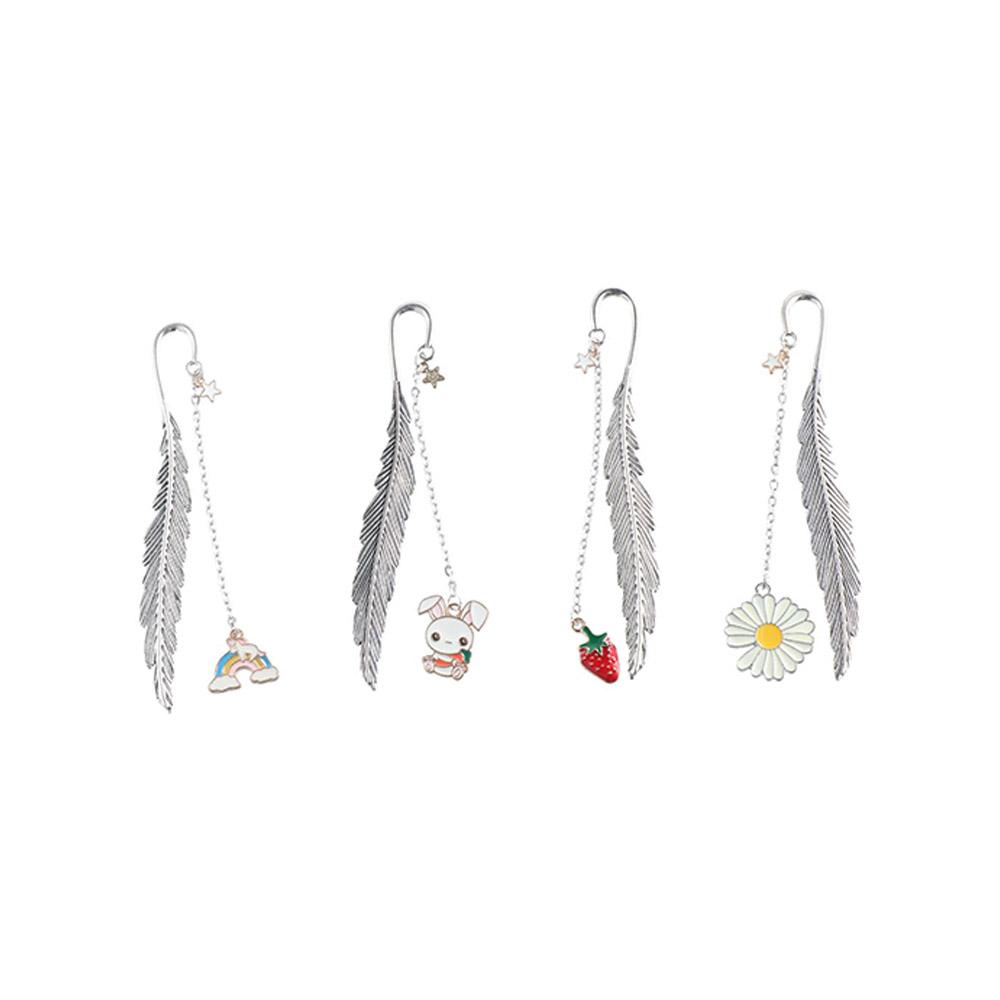 Cute Paper Cilp Reading Bookmarks Pendant Feather Bookmark Bookmark Book Clips Metal Bookmark Carrot
Cute Paper Cilp Reading Bookmarks Pendant Feather Bookmark Bookmark Book Clips Metal Bookmark Carrot