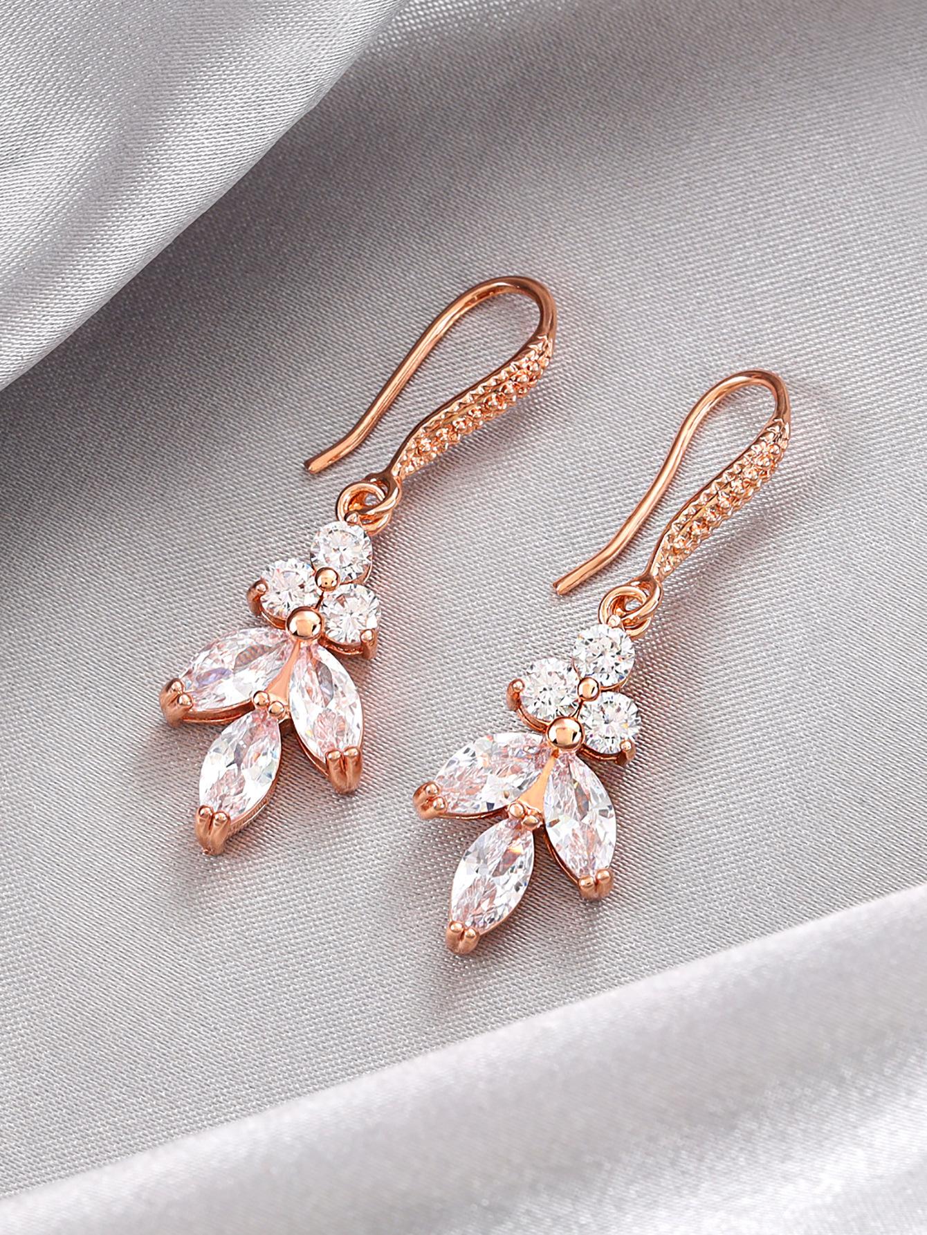 Модные маленькие свежие серьги-крючки для ушей, инкрустированные цирконом, женские серьги из меди, высококлассные элегантные темпераментные серьги-пусеты, универсальные украшения
Модные маленькие свежие серьги-крючки для ушей, инкрустированные цирконом, женские серьги из меди, высококлассные элегантные темпераментные серьги-пусеты, универсальные украшения