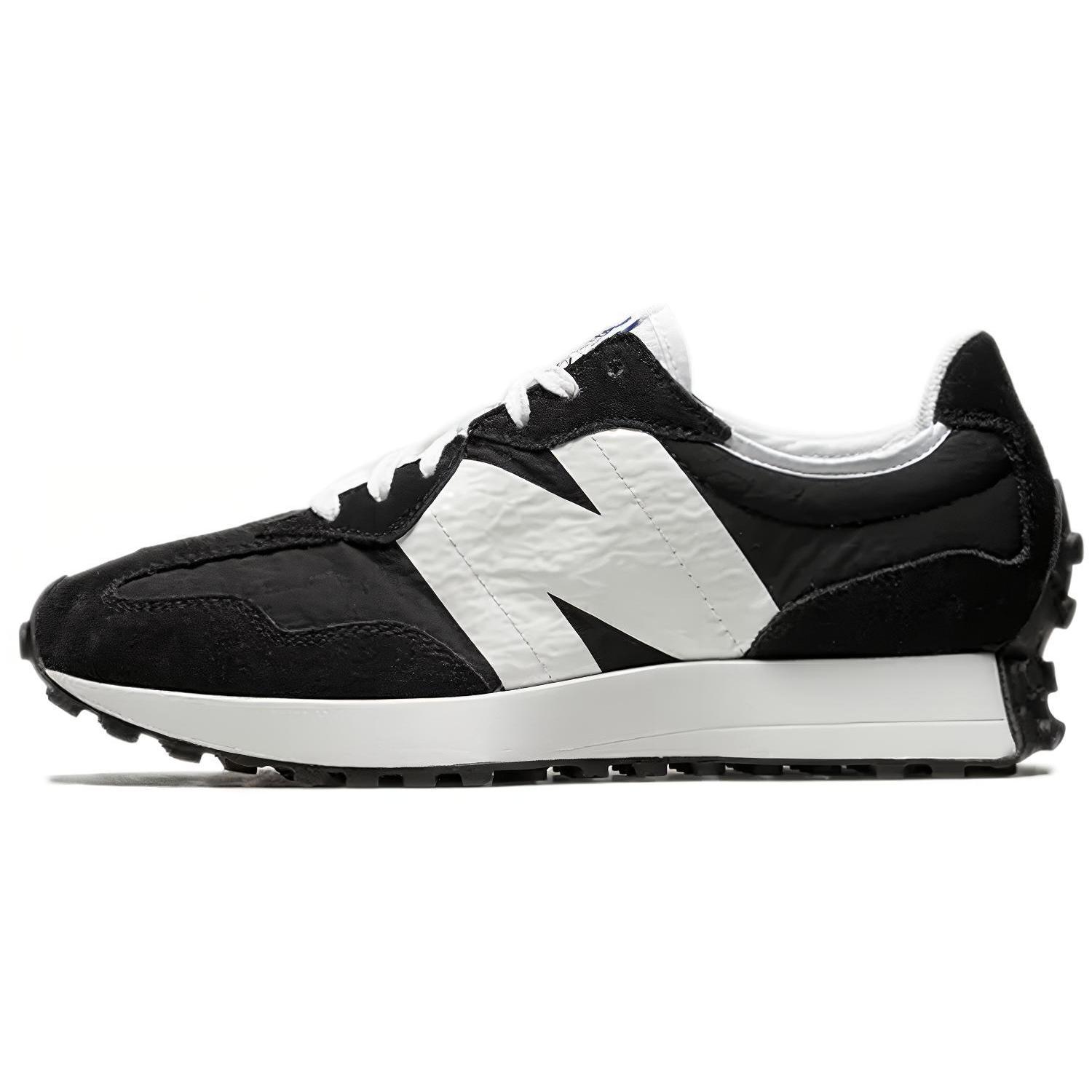 New Balance 327 Black White N 44
New Balance 327 Black White N 44
