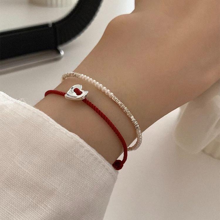 Silver Heart Bracelet: Minimalist Drawstring Design, Perfect Gift for Bestie, Women s Hand Jewelry 2023.
Silver Heart Bracelet: Minimalist Drawstring Design, Perfect Gift for Bestie, Women s Hand Jewelry 2023.