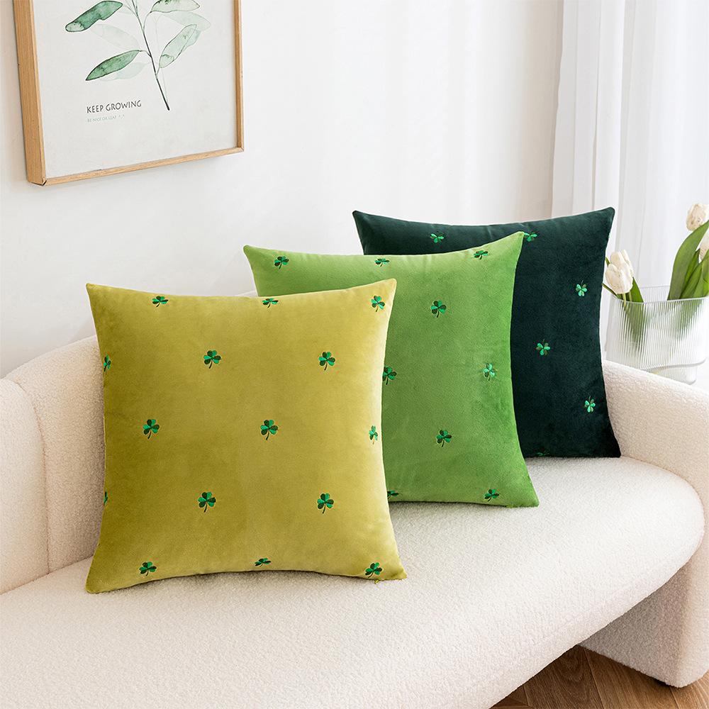 Large Four-leaf Clover Velvet Pillow Simple Ins Style Pillow Case Sofa Cushion Pillow Office Waist Pillow Case 45*45cm
Large Four-leaf Clover Velvet Pillow Simple Ins Style Pillow Case Sofa Cushion Pillow Office Waist Pillow Case 45*45cm