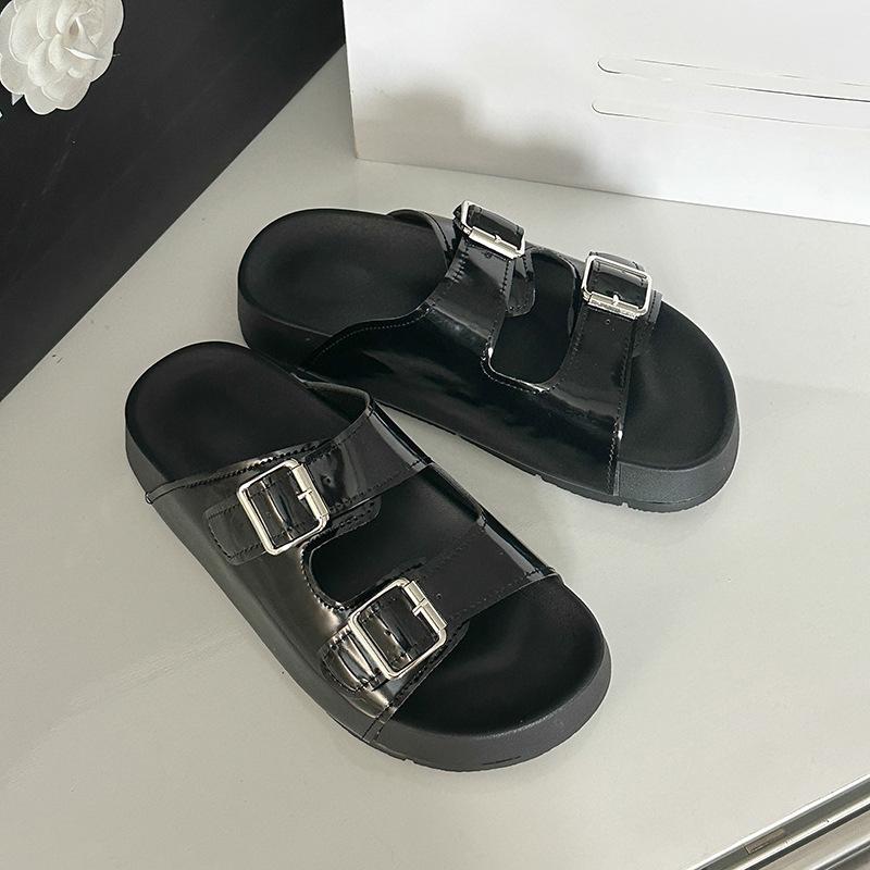 2025 spring and summer silver shoes slippers women s shoes wear flat silver retro beach sandals 35 чёрный
2025 spring and summer silver shoes slippers women s shoes wear flat silver retro beach sandals 35 чёрный