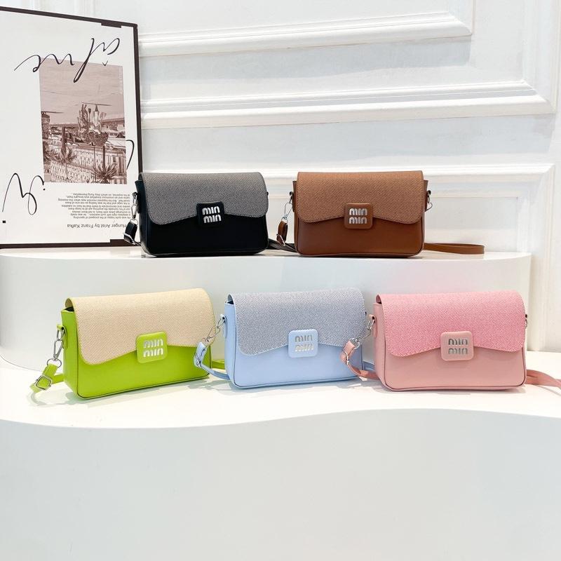 Spring and summer new fashion small square bag women s shoulder messenger bag simple retro elegant underarm tofu bag коричневий
Spring and summer new fashion small square bag women s shoulder messenger bag simple retro elegant underarm tofu bag коричневий