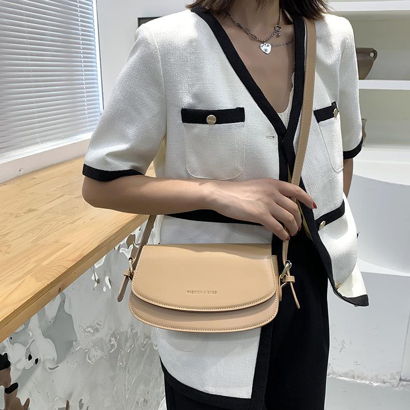 Retro small bag 2025 spring and summer new Korean version fashionable and simple shoulder underarm bag messenger bag чёрный
Retro small bag 2025 spring and summer new Korean version fashionable and simple shoulder underarm bag messenger bag чёрный