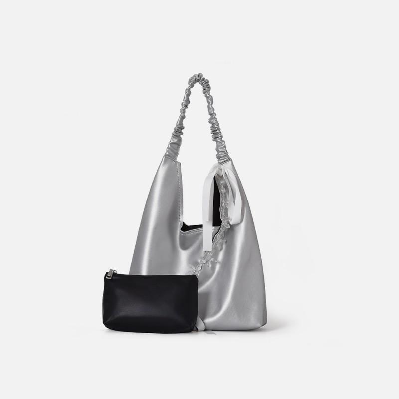 Women s Shoulder Bag With Niche Design Butterfly Ribbon Decoration Large Capacity High-end Texture 32x11x38cm серебряный
Women s Shoulder Bag With Niche Design Butterfly Ribbon Decoration Large Capacity High-end Texture 32x11x38cm серебряный