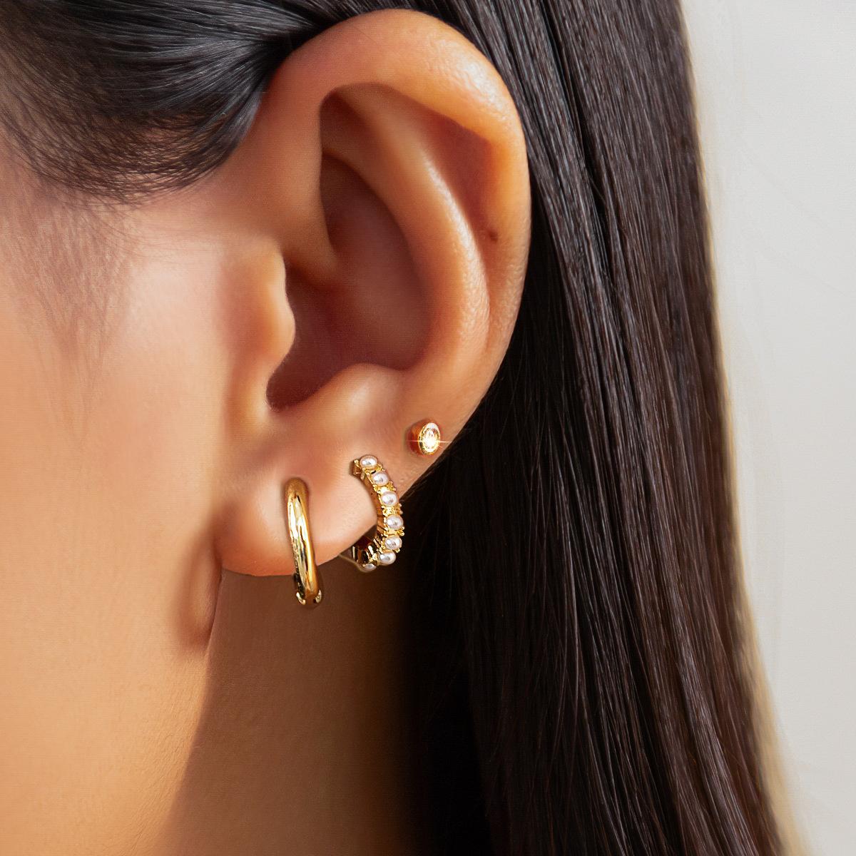 Simple temperament water drop pendant ear buckle set, simple commuting retro micro-inlaid imitation pearl earrings
Simple temperament water drop pendant ear buckle set, simple commuting retro micro-inlaid imitation pearl earrings