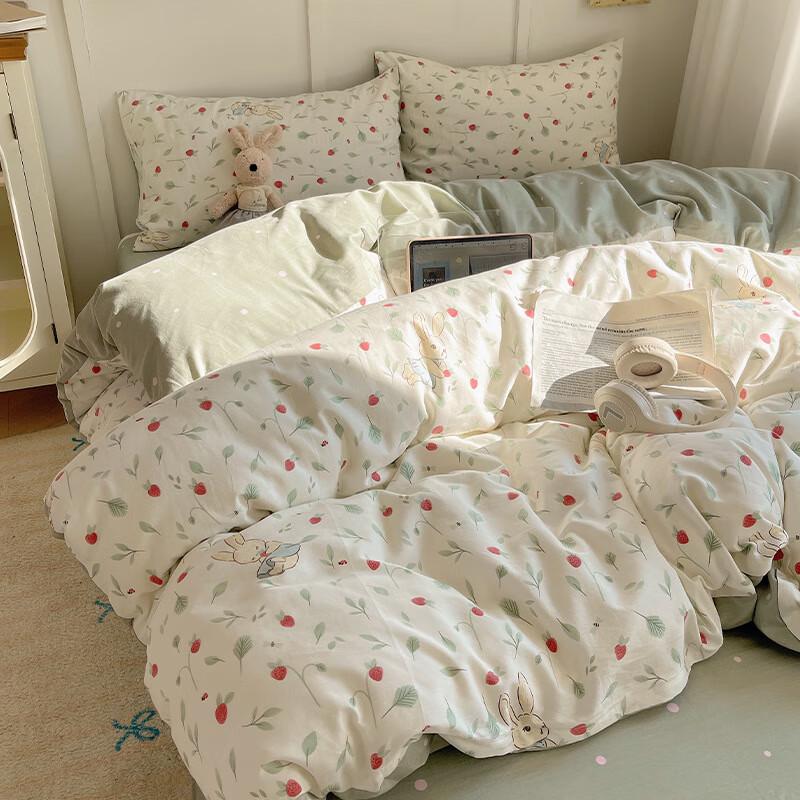OEING Strawberry Rabbit Fitted Sheet Bedding Set
OEING Strawberry Rabbit Fitted Sheet Bedding Set