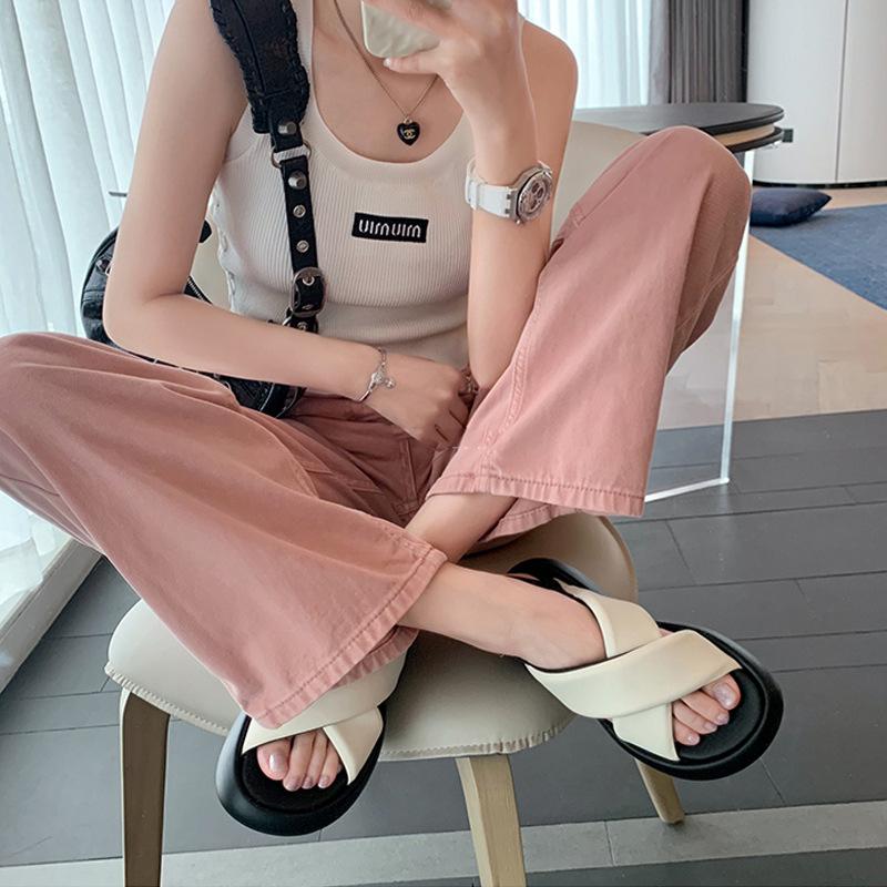 Su Yinyin has the same platform sandals for women s new summer cross-buckle with bubble bread casual sandals. 40 чорний
Su Yinyin has the same platform sandals for women s new summer cross-buckle with bubble bread casual sandals. 40 чорний