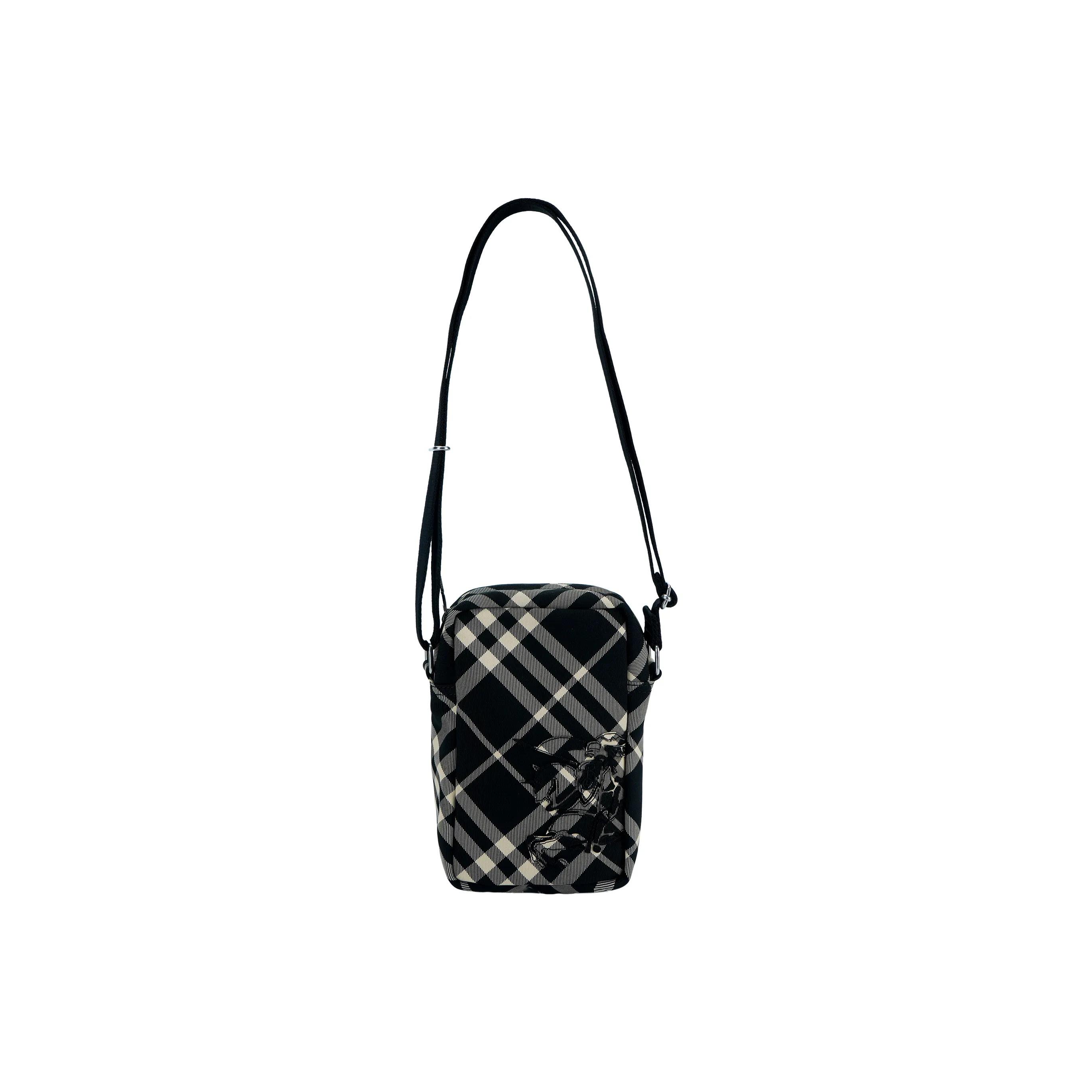 Burberry Adjustable Strap Zipper Closure Polyester Phone Case Men s Black with White Plain Fabric Accents Basic Set (Bag+Dust Bag) чорний/білий
Burberry Adjustable Strap Zipper Closure Polyester Phone Case Men s Black with White Plain Fabric Accents Basic Set (Bag+Dust Bag) чорний/білий
