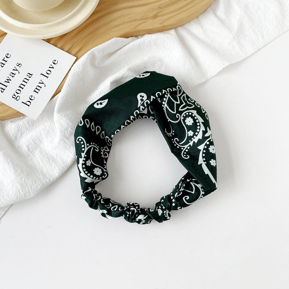 Четыре сезона в наличии новые резинки для волос портативный кожаный ремешок модный тренд кешью цвет блокированный узел платок для головы 28*7CM
Четыре сезона в наличии новые резинки для волос портативный кожаный ремешок модный тренд кешью цвет блокированный узел платок для головы 28*7CM