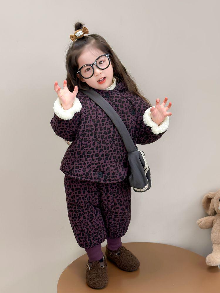 2025 Winter Leopard Print Hooded Set: Stylish Baby Boys & Girls Plus Velvet Cotton Clothes & Pants 100 cm
2025 Winter Leopard Print Hooded Set: Stylish Baby Boys & Girls Plus Velvet Cotton Clothes & Pants 100 cm