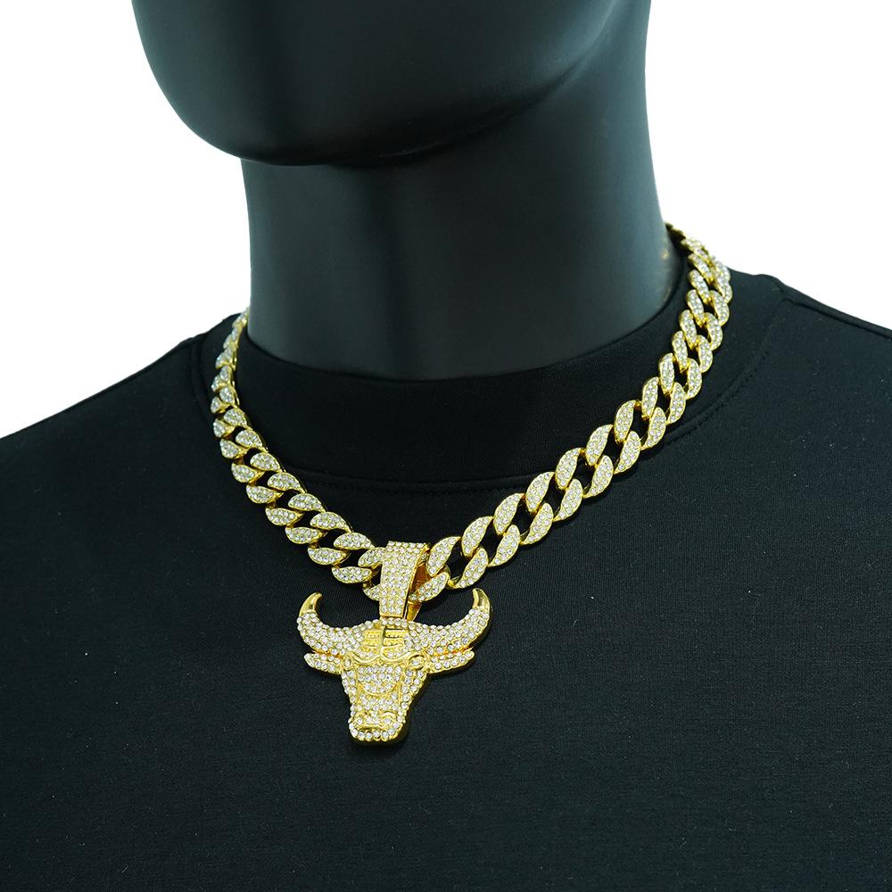 Hip Hop 3D Bull Head Pendant Cuban Chain Gold Chain Cool Punk Trendy Wearing Necklace 45CM
Hip Hop 3D Bull Head Pendant Cuban Chain Gold Chain Cool Punk Trendy Wearing Necklace 45CM