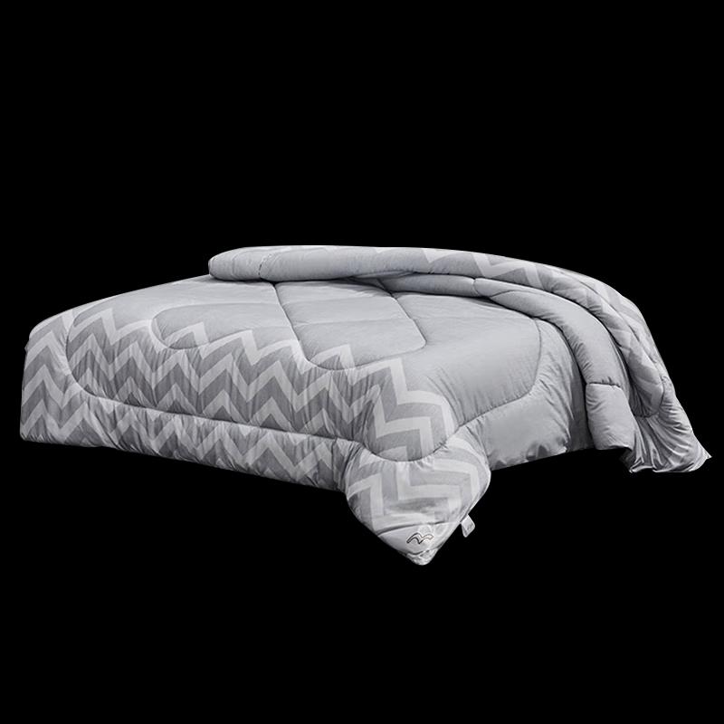 Mercury Home Textiles Elegant All-Season Fiber Quilt
Mercury Home Textiles Elegant All-Season Fiber Quilt