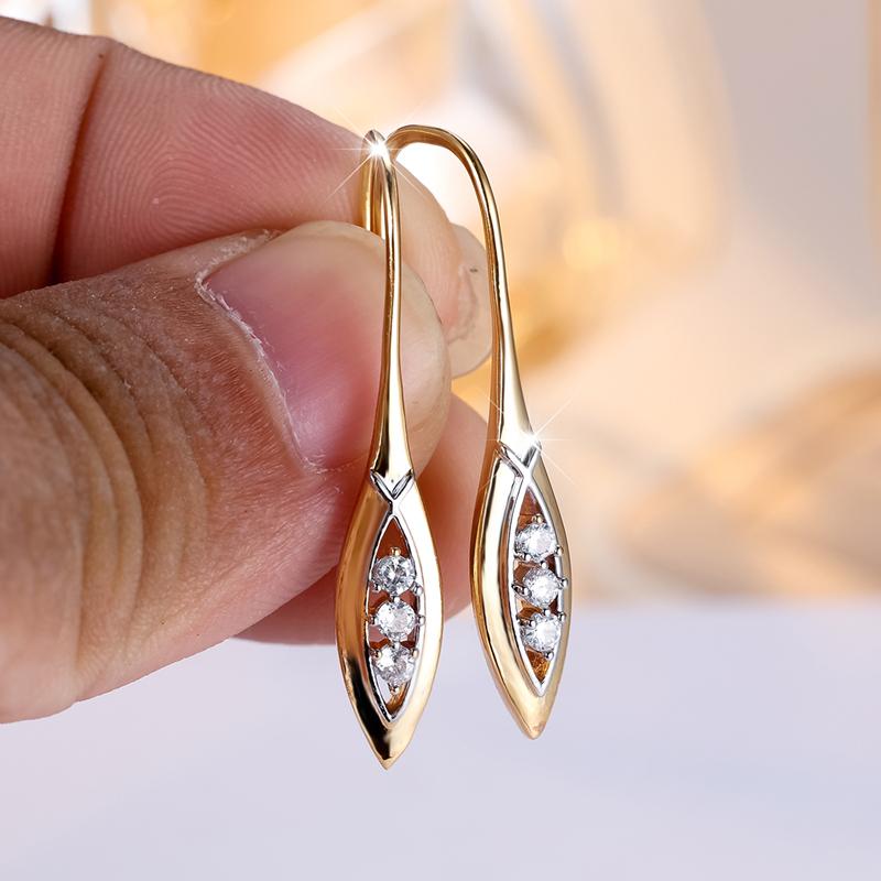 Винтажные серьги-крючки из белого циркония золотого цвета для женщин, модные трендовые аксессуары для свадебной вечеринки золотой
Винтажные серьги-крючки из белого циркония золотого цвета для женщин, модные трендовые аксессуары для свадебной вечеринки золотой