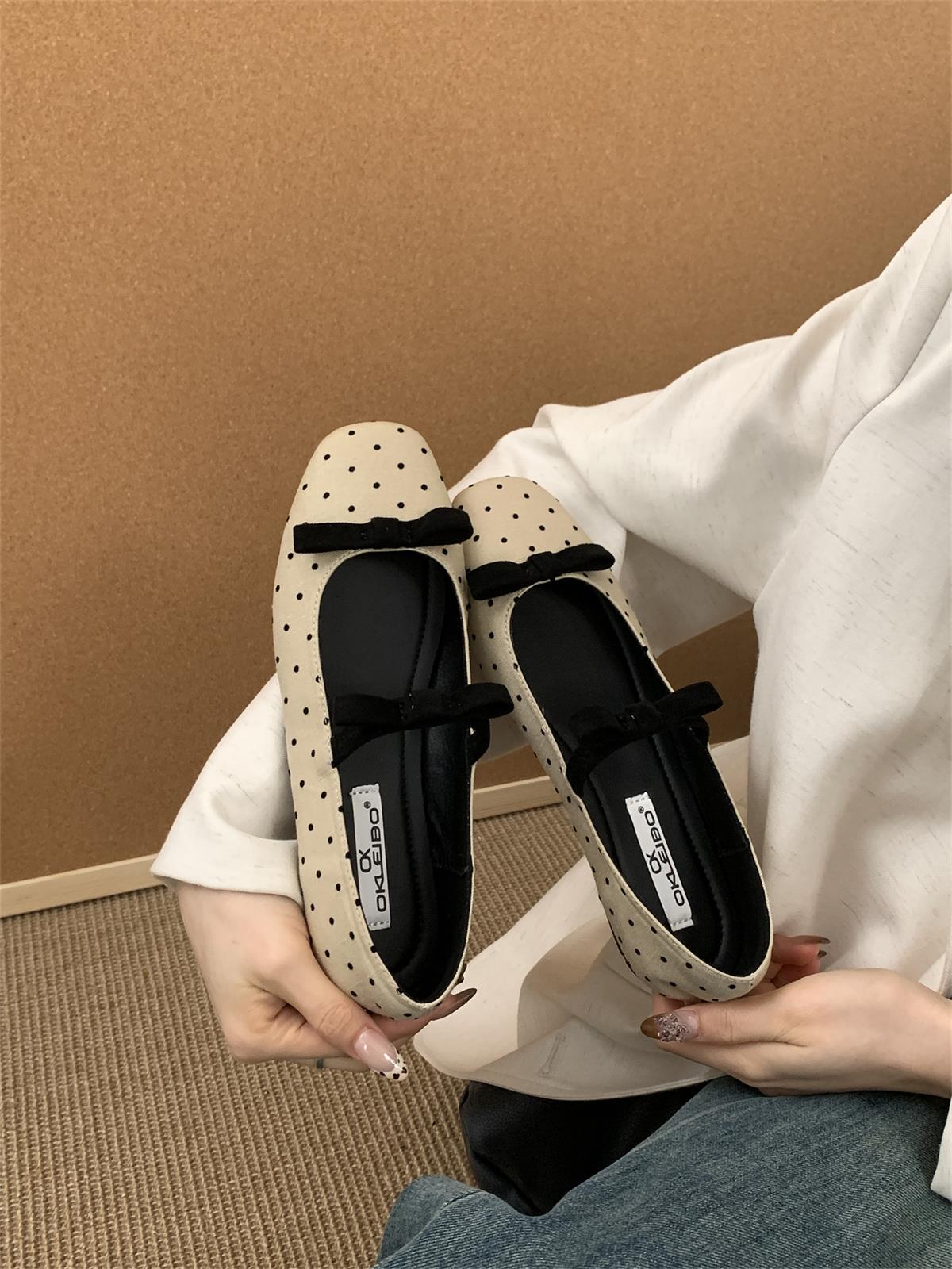 French evening breeze bow square Mary Jane shoes ballet shoes 2025 new fairy style with skirt grandma shoes 39
French evening breeze bow square Mary Jane shoes ballet shoes 2025 new fairy style with skirt grandma shoes 39