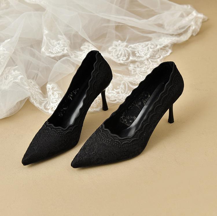Белые свадебные туфли на высоком каблуке, женская весна 2025, новые туфли на шпильке с вышитым кружевом, свадебные туфли невесты Xiuhe 42 чёрный
Белые свадебные туфли на высоком каблуке, женская весна 2025, новые туфли на шпильке с вышитым кружевом, свадебные туфли невесты Xiuhe 42 чёрный