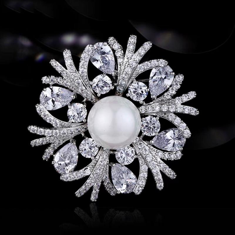 Изысканная брошь-снежинка, Роскошная и элегантная жемчужная брошь для женщин, Брошь с высоким чувством дизайна серебряный
Изысканная брошь-снежинка, Роскошная и элегантная жемчужная брошь для женщин, Брошь с высоким чувством дизайна серебряный