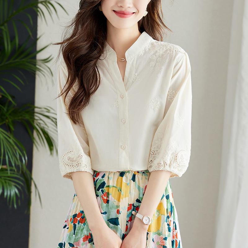 Apricot Embroidered V-neck Cotton Top with Cutouts - Women s Seven-Sleeve Summer 2026 Collection XXXL абрикосовий
Apricot Embroidered V-neck Cotton Top with Cutouts - Women s Seven-Sleeve Summer 2026 Collection XXXL абрикосовий