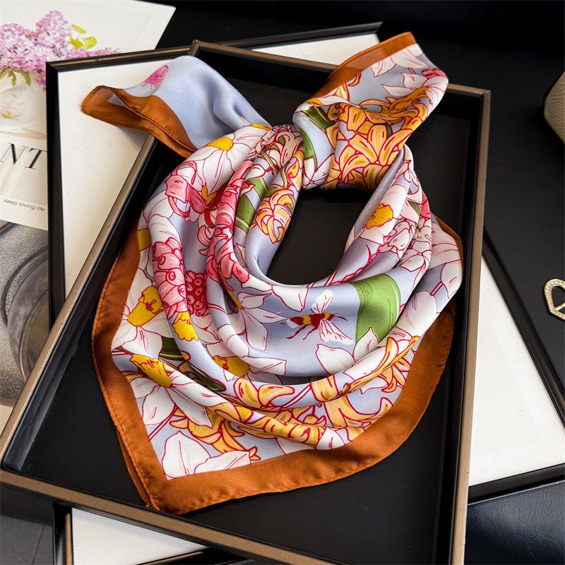 Scarf Fashion Hijab Silk Luxury Shawl Wraps Bandana Headband Neckerchief Ribbon Hair Bands Foulards Femme Designer Accesories Fe 70x70cm
Scarf Fashion Hijab Silk Luxury Shawl Wraps Bandana Headband Neckerchief Ribbon Hair Bands Foulards Femme Designer Accesories Fe 70x70cm