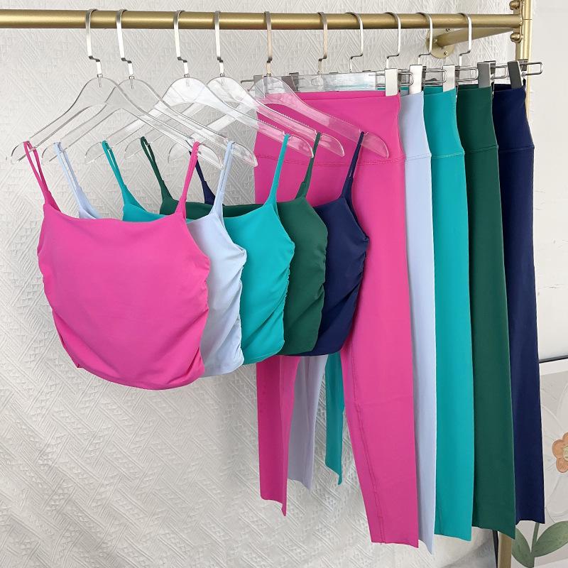 Women s European & American Yoga Set: Sexy Pleated U-Back Camisole Vest with High Waist Hip-Lifting Fitness Pants Small
Women s European & American Yoga Set: Sexy Pleated U-Back Camisole Vest with High Waist Hip-Lifting Fitness Pants Small