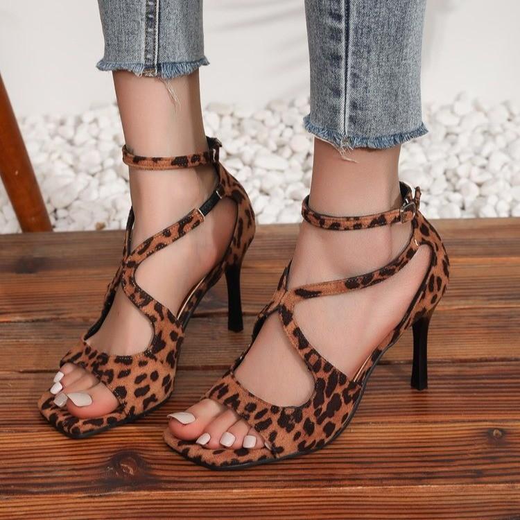 Fashion 2025 Summer New European and American High Quality Women s Shoes Butterfly Knot Leopard Pattern High Heels Women s Cool Slippers 35 коричневый
Fashion 2025 Summer New European and American High Quality Women s Shoes Butterfly Knot Leopard Pattern High Heels Women s Cool Slippers 35 коричневый