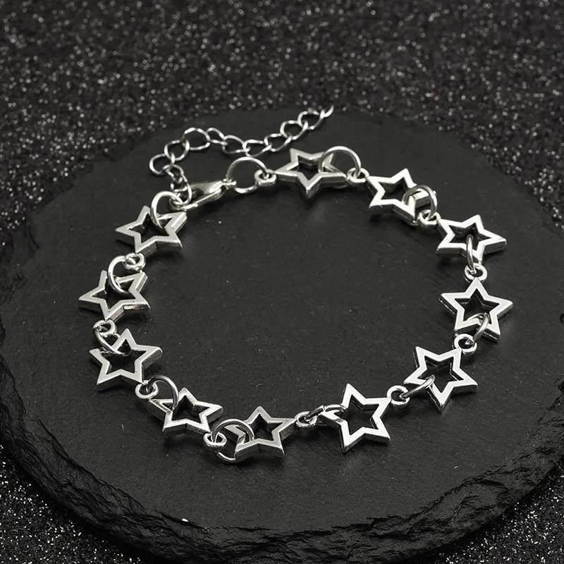 Модный ретро браслет со звездой с вырезами, подходит для мужчин и женщин, крутой панк-стиль, серебристого цвета, повседневное украшение, подарок серебряный
Модный ретро браслет со звездой с вырезами, подходит для мужчин и женщин, крутой панк-стиль, серебристого цвета, повседневное украшение, подарок серебряный