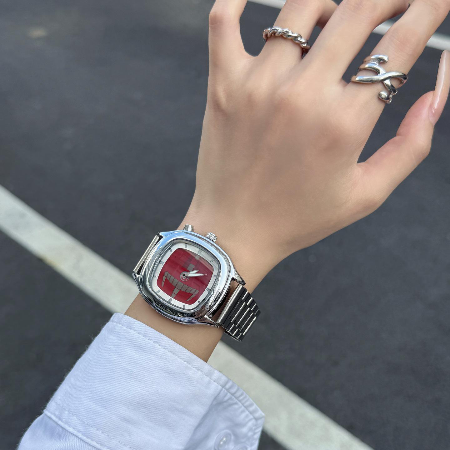 Dynamic Digital Display Watch Men S And Women S Original Niche Design Trend Luminous Quartz Watch красный
Dynamic Digital Display Watch Men S And Women S Original Niche Design Trend Luminous Quartz Watch красный