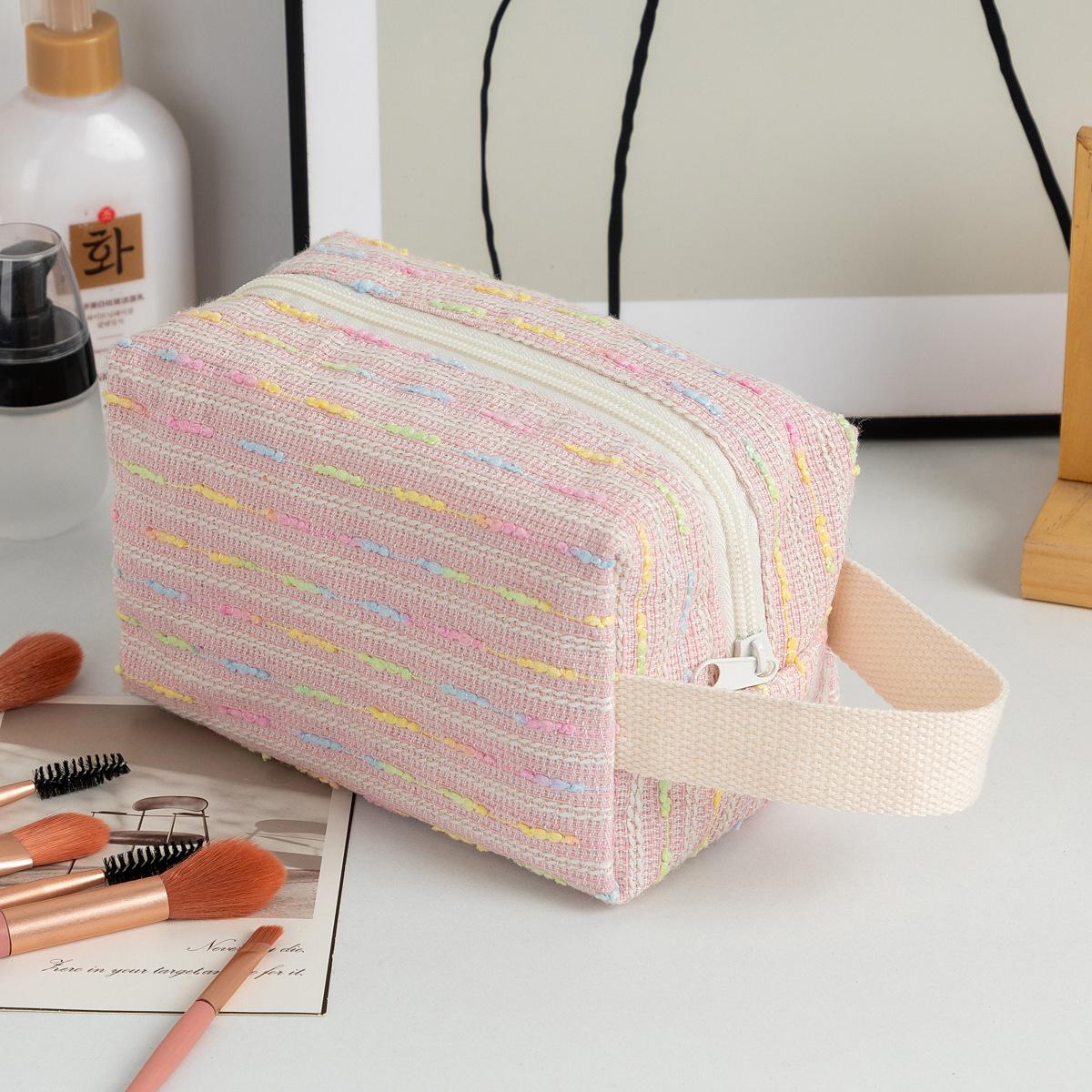New Large Capacity Portable Makeup Bag Striped Cosmetic Bag Woman Makeup Pouch Travel Toiletry Bag Travel Cosmetic Organizer рожевий
New Large Capacity Portable Makeup Bag Striped Cosmetic Bag Woman Makeup Pouch Travel Toiletry Bag Travel Cosmetic Organizer рожевий