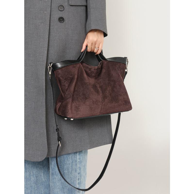 Retro style suede leather women s bag new matte cowhide bucket bag women s high-end shoulder messenger bag кавовий
Retro style suede leather women s bag new matte cowhide bucket bag women s high-end shoulder messenger bag кавовий