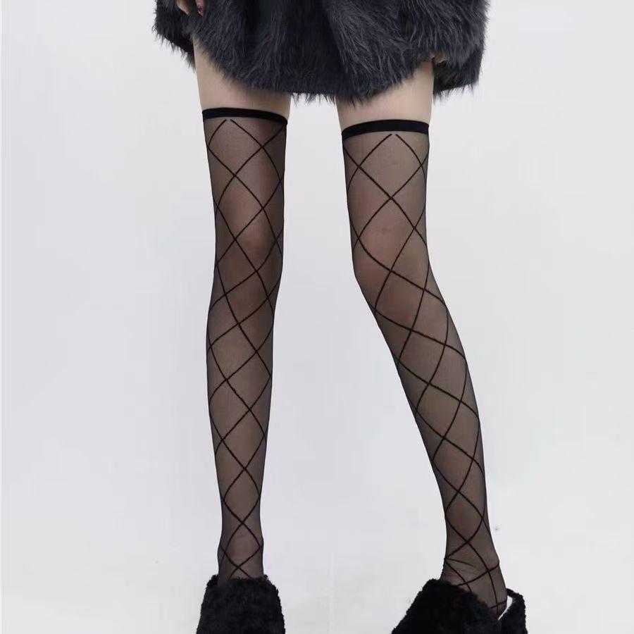 Schoolgirl Japanese Style Lightweight Black Thigh-High Socks with Large Diamond Grid Pattern Viral Trendy Over-Knee Stockings One Size чёрный
Schoolgirl Japanese Style Lightweight Black Thigh-High Socks with Large Diamond Grid Pattern Viral Trendy Over-Knee Stockings One Size чёрный