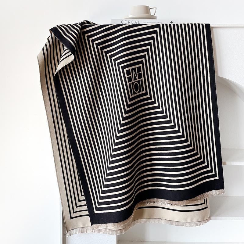 Геометрические полосы контрастных цветов, двусторонний шарф из имитации кашемира, зимняя высококачественная теплая шаль 185cm чёрный
Геометрические полосы контрастных цветов, двусторонний шарф из имитации кашемира, зимняя высококачественная теплая шаль 185cm чёрный