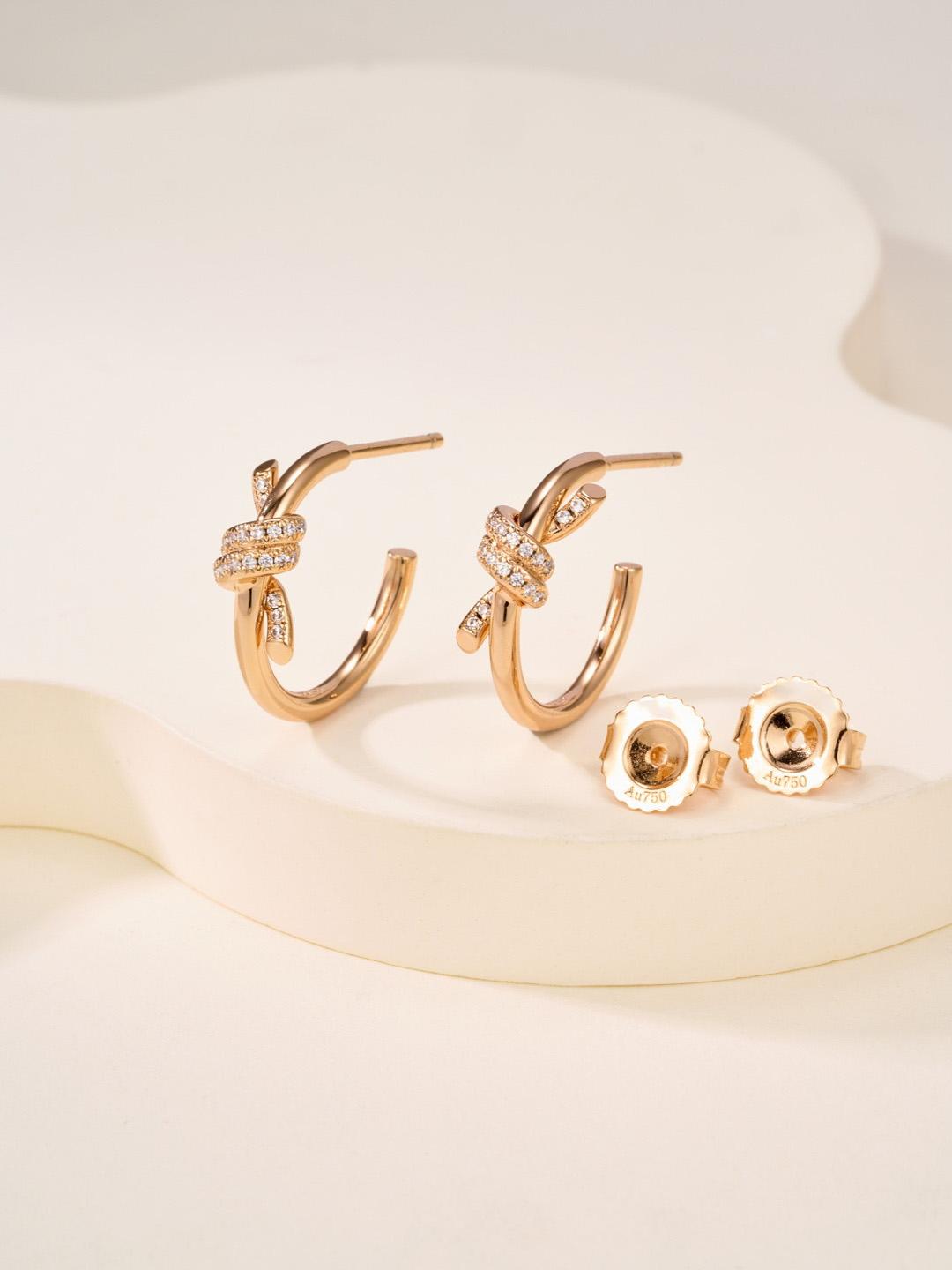 Rose Gold Stud Earrings with Diamonds High-quality Jewelry Gifts for Daily Wear Hypoallergenic material Gifts for girls and ladies рожевий колір золота
Rose Gold Stud Earrings with Diamonds High-quality Jewelry Gifts for Daily Wear Hypoallergenic material Gifts for girls and ladies рожевий колір золота