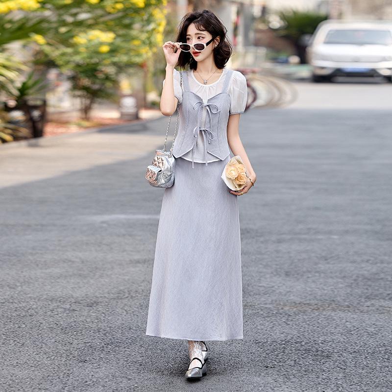 Summer 2025 High-End Fashionable Two-Piece Set: Stylish Short-Sleeve Top & Half Skirt XL (115-125 jin)
Summer 2025 High-End Fashionable Two-Piece Set: Stylish Short-Sleeve Top & Half Skirt XL (115-125 jin)