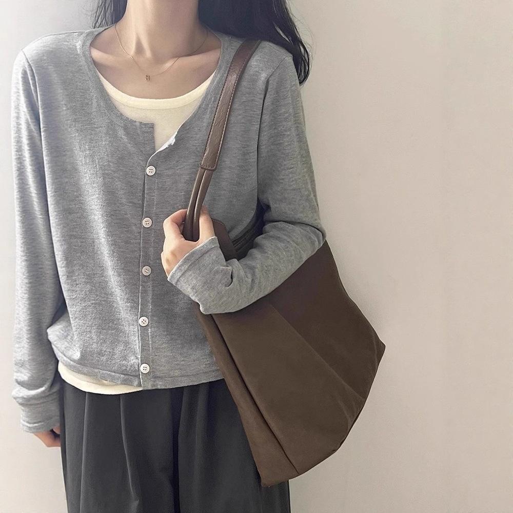Lazy wind striped fake two-piece long-sleeved knitted women s autumn new design loose and thin drawstring pleated top average code сірий колір
Lazy wind striped fake two-piece long-sleeved knitted women s autumn new design loose and thin drawstring pleated top average code сірий колір