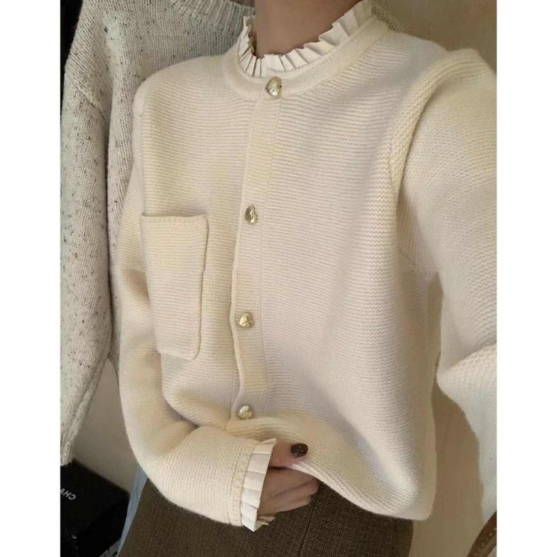 Knitted cardigan women s autumn clothing new temperament versatile design women s sweater high-end jacket one size fits all
Knitted cardigan women s autumn clothing new temperament versatile design women s sweater high-end jacket one size fits all