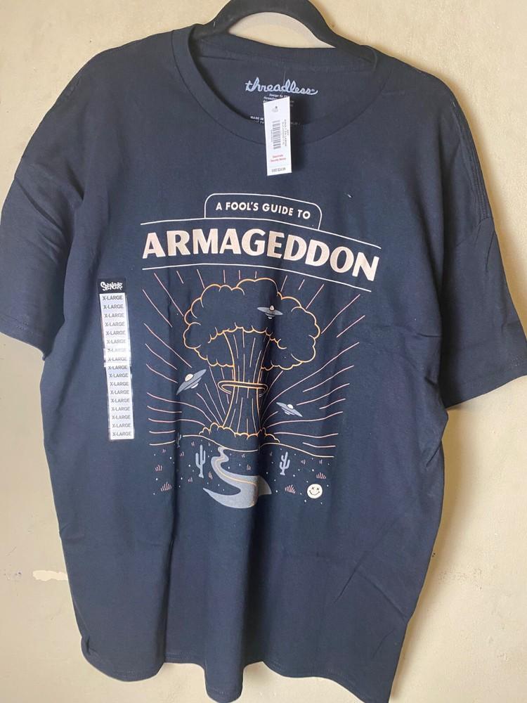 A Fool s Guide To Armageddon Spencer s Black Graphic T-Shirt-SZ XL-NWT Unisex T-Shirt L
A Fool s Guide To Armageddon Spencer s Black Graphic T-Shirt-SZ XL-NWT Unisex T-Shirt L