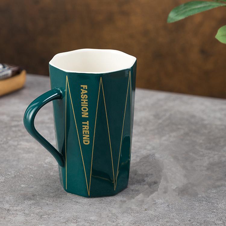 Geometric Line Drawing Coffee and Tea Cup Set with Lid and Spoon 380ml
Geometric Line Drawing Coffee and Tea Cup Set with Lid and Spoon 380ml
