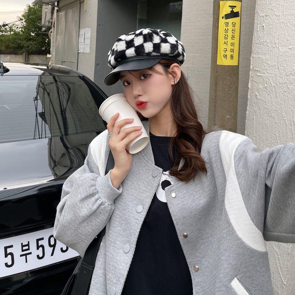 Caps Winter Autumn Lattice Plush British Peaked Cap Korean Painter Caps Women Grid Berets Visors
Caps Winter Autumn Lattice Plush British Peaked Cap Korean Painter Caps Women Grid Berets Visors