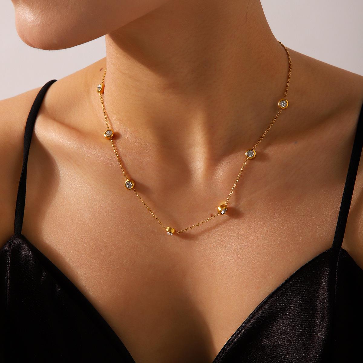 INS Fashion Minimalist Titanium Steel Necklace with Zircon and 18K Gold Finish - Non-Fading
INS Fashion Minimalist Titanium Steel Necklace with Zircon and 18K Gold Finish - Non-Fading