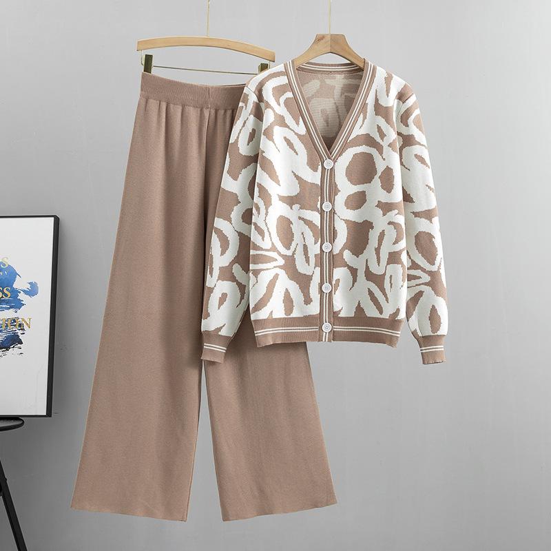 Leopard Print Knit Cardigan & Wide Leg Pants Set for Women - Spring/Autumn Sweater Two-Piece Set One Size хакі
Leopard Print Knit Cardigan & Wide Leg Pants Set for Women - Spring/Autumn Sweater Two-Piece Set One Size хакі
