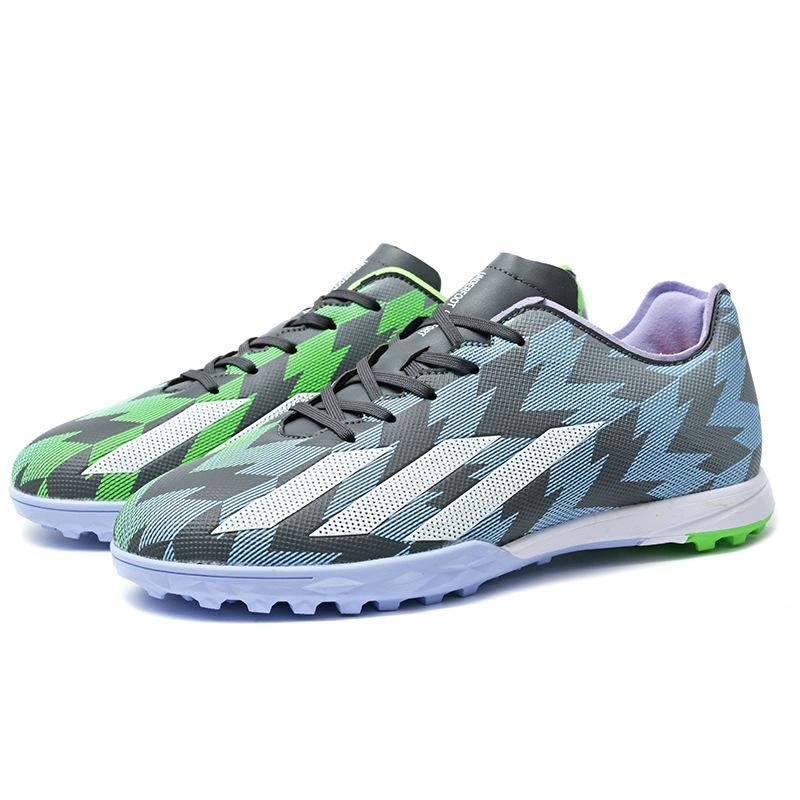 Foreign trade men s and women s new football shoes, young students boys and girls long nails and broken nails, professional training shoes Jinjiang 45
Foreign trade men s and women s new football shoes, young students boys and girls long nails and broken nails, professional training shoes Jinjiang 45